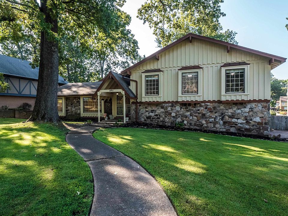 1st image of 895 Summer Shade Ln