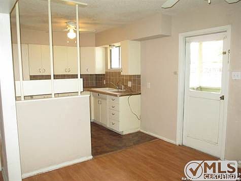 4th image of 1923 Dellcrest Dr
