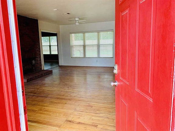 3rd image of 510 Hampton Ave