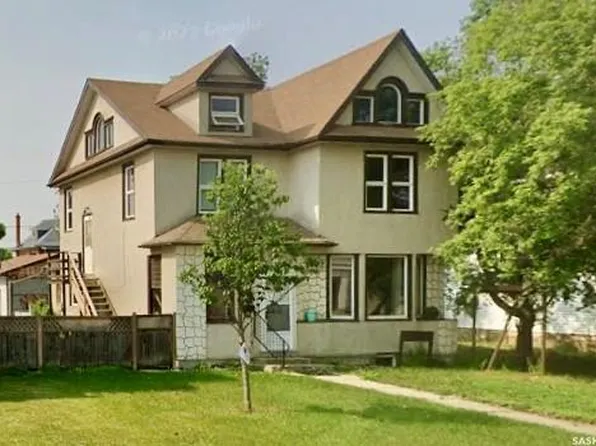 245 Hochelaga STREET W, Moose Jaw, SK S6H 2G4