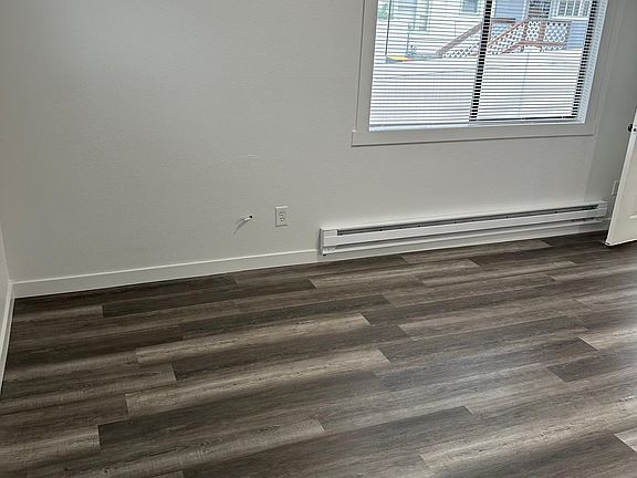 5th image of 826 W Mansfield Ave #826