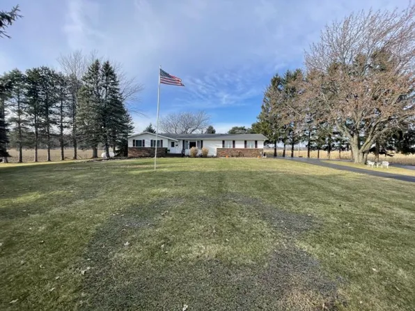 3285 E Caro Rd, Caro, MI 48723
