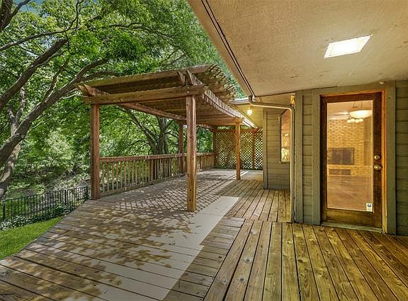 2nd image of 3241 Creekbend Dr