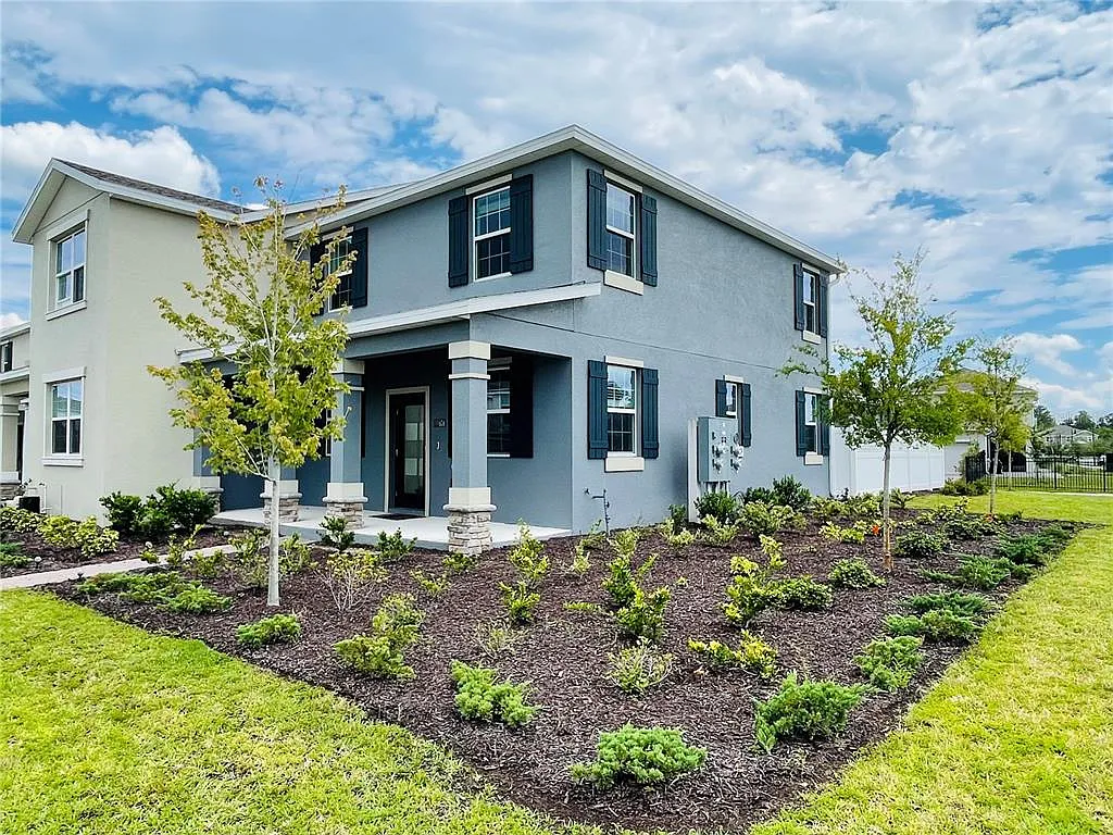 3 bed, 2.5 bath, 1717 sqft, $2,600 — Photo 3