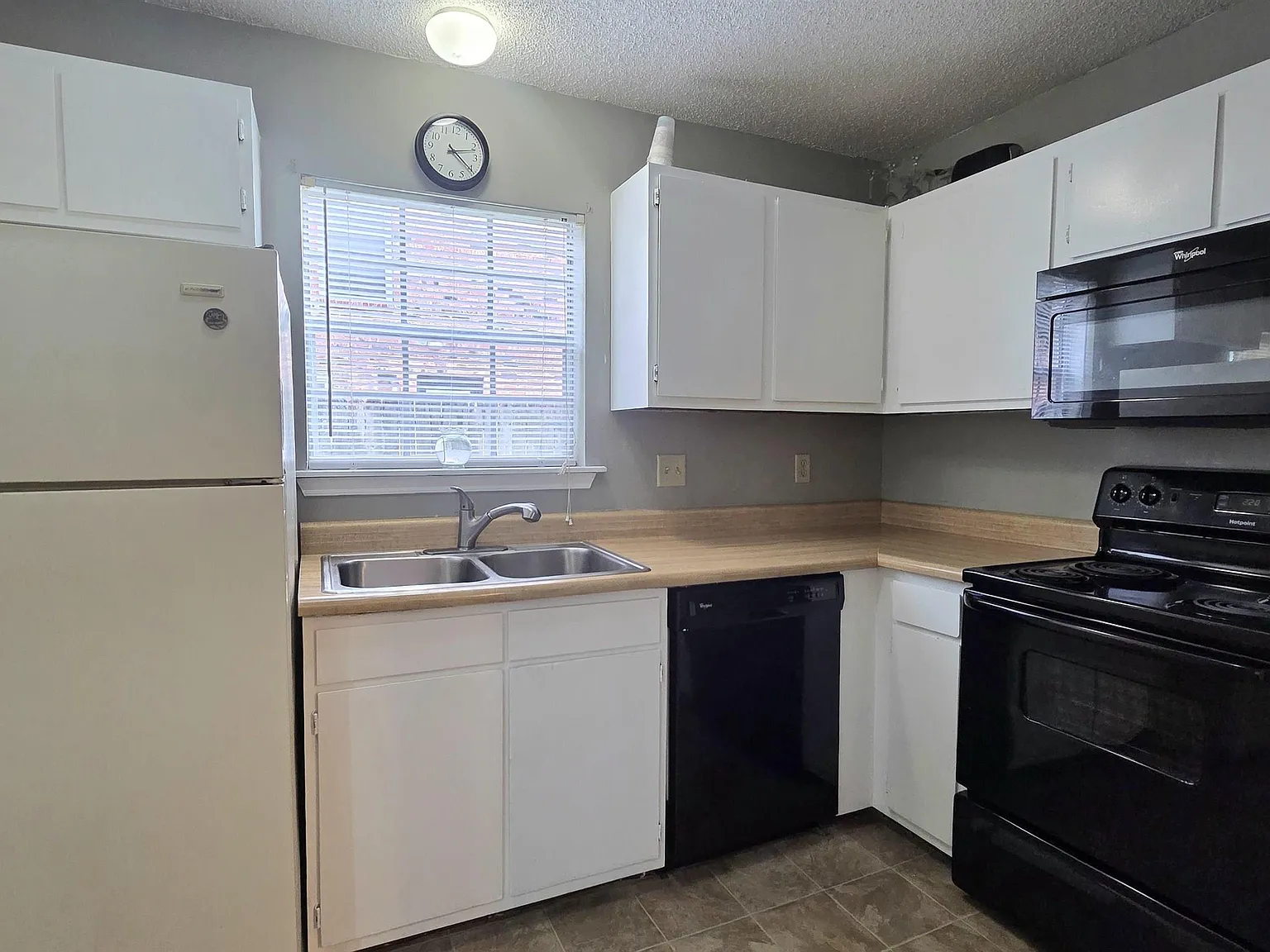 2 bed, 1088 sqft, $1,100 — Photo 2