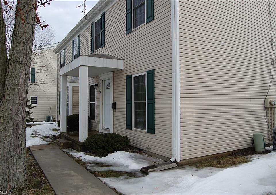 1st image of 33 Bunker Hill Ln