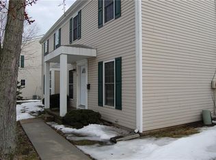 33 Bunker Hill Ln, Elyria, OH 44035