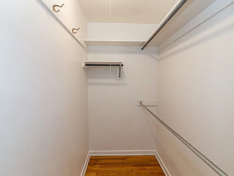 1283 Elizabeth St — Photo 16