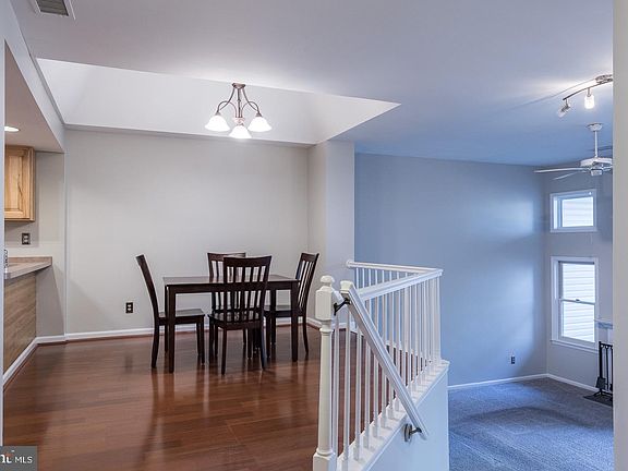 3rd image of 4801 Claremont Ct