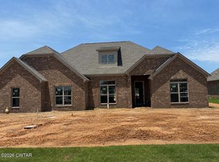 161 Roxbury Dr, Jackson, TN 38305