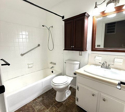 5th image of 1521 SW 39th St