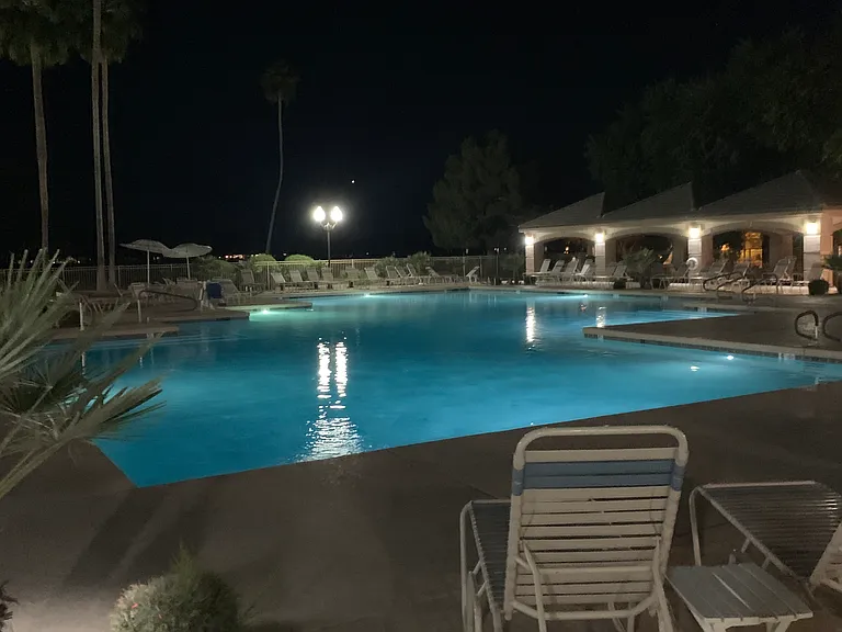 Oakwood large pool open until 10pm