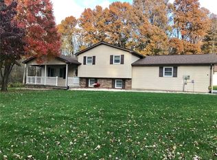 1922 McCracken Dr, New Castle, PA 16101