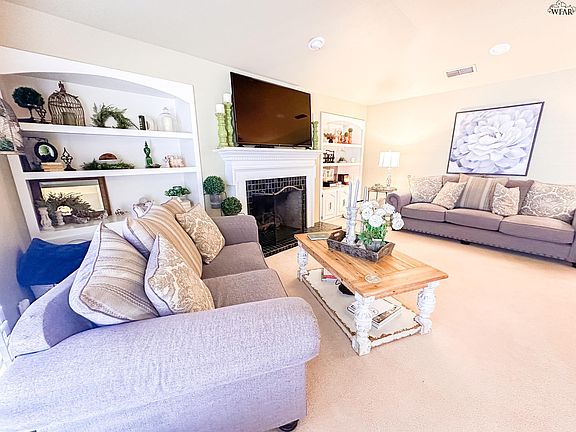 5th image of 2427 Paradise St