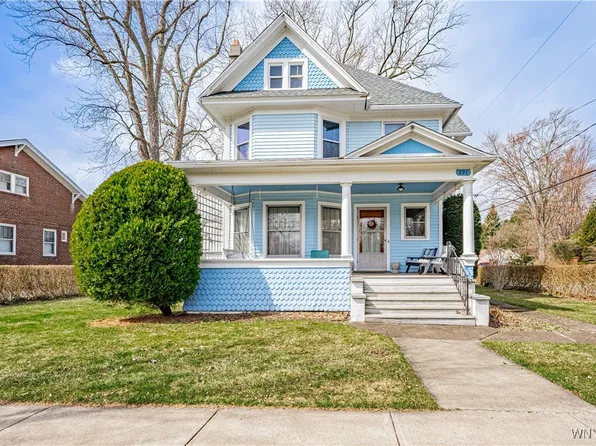 221 Lake St, Wilson, NY 14172