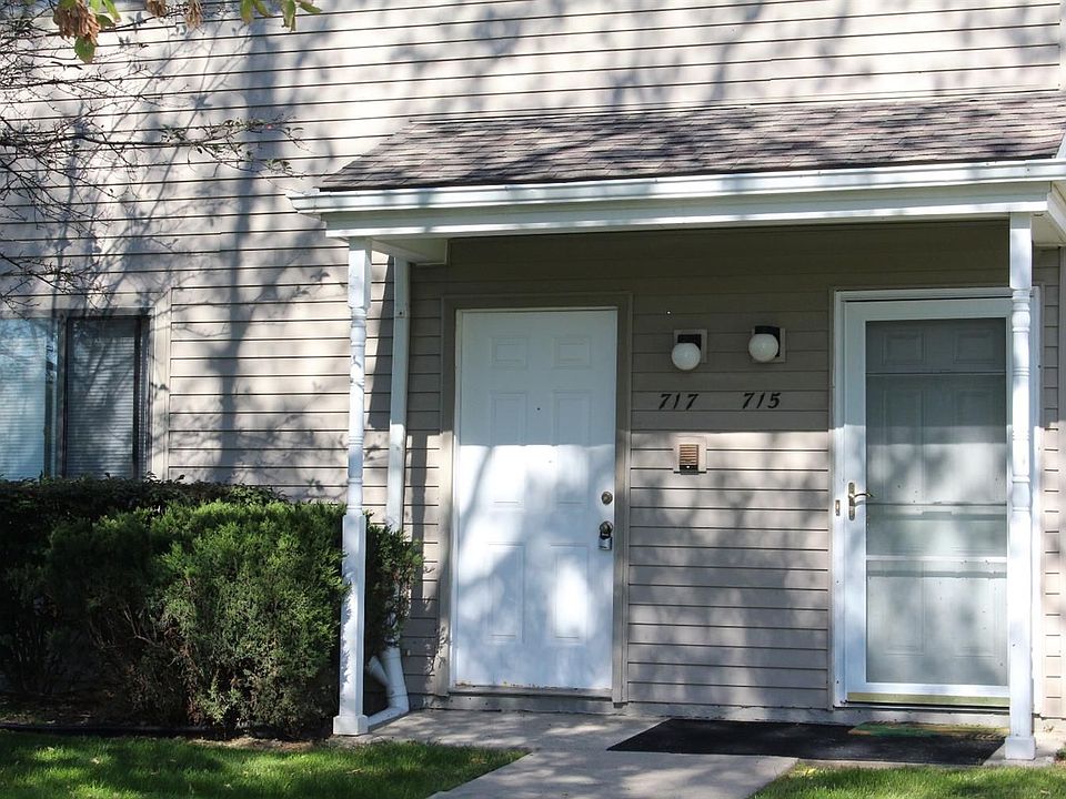 1st image of 717 Clubhouse Dr