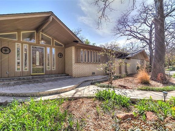 2nd image of 2512 Cedar Oak Dr