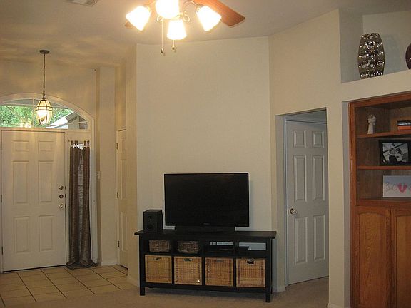 2nd image of 5019 Warwicke Dr