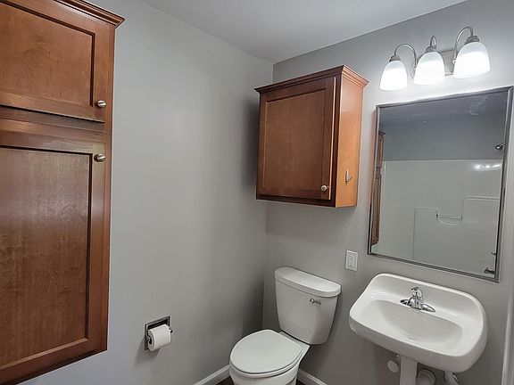 4th image of 258 E 3rd St #13