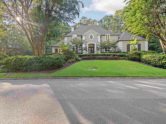 2nd image of 409 River Oaks Rd N
