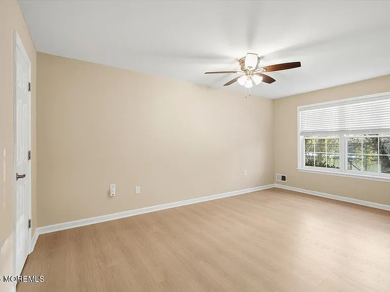 203 Wellington Pl — Photo 18