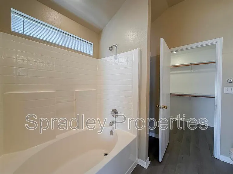 217 Meadowbrook Dr — Photo 21