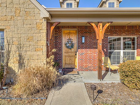 4th image of 19322 S Fieldstone Dr W