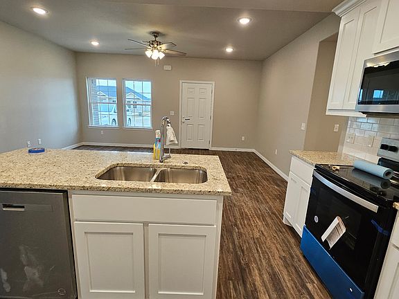 4th image of 510 Sweet Pea Ln