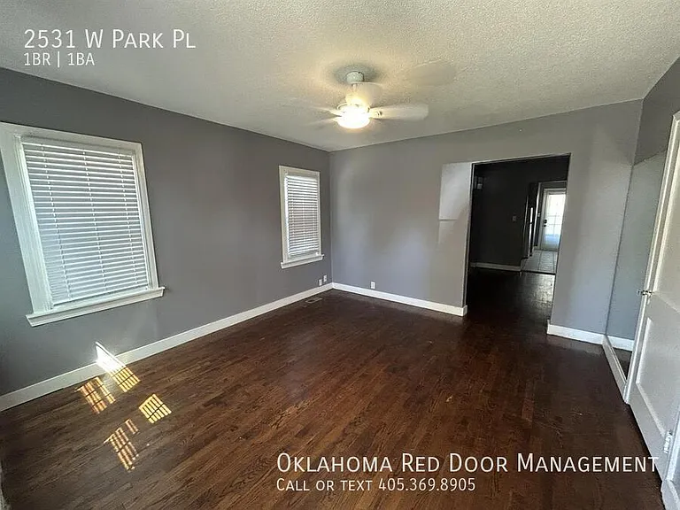 2531 W Park Pl — Photo 2