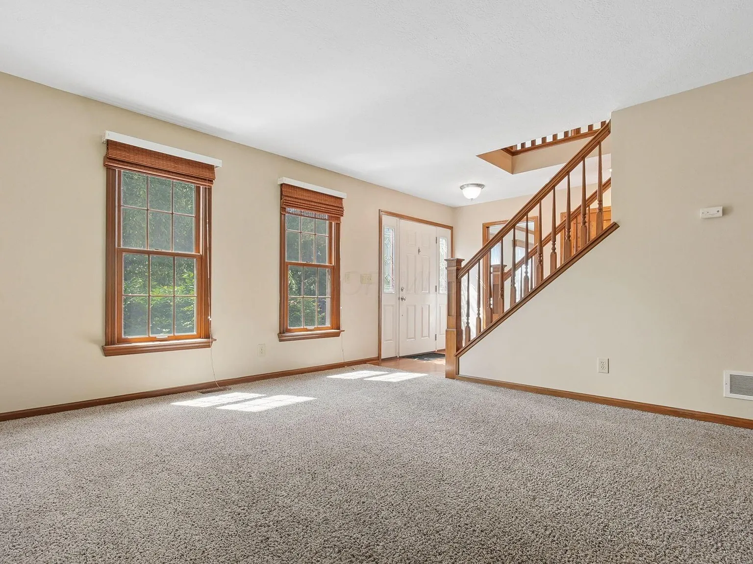 4 bed, 3.5 bath, 2574 sqft, $2,800 — Photo 4