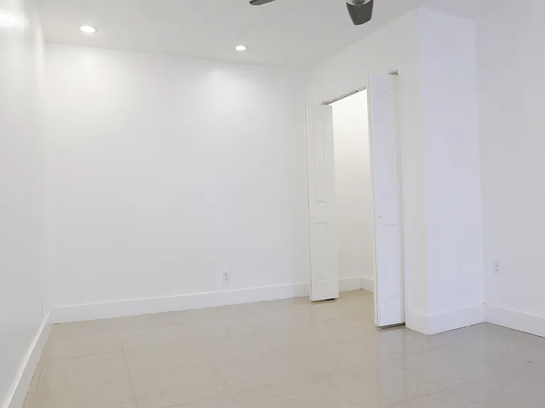 5380 SW 10th St — Photo 7