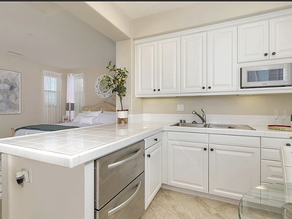 2nd image of 1550 Camden Pl
