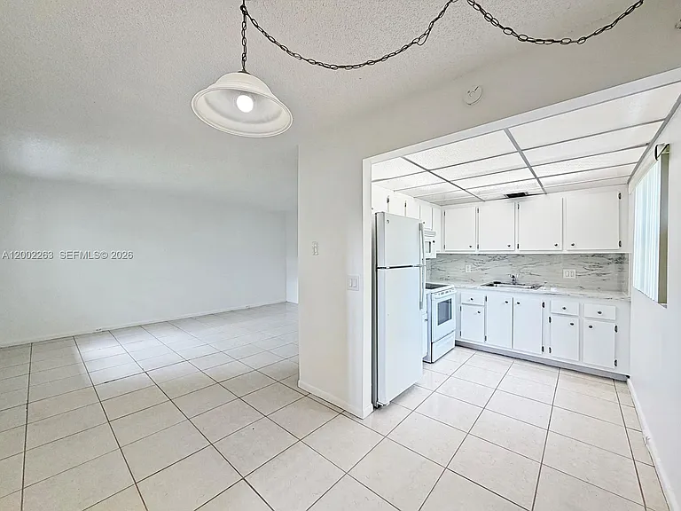 251 SW 134th Way #210M — Photo 1