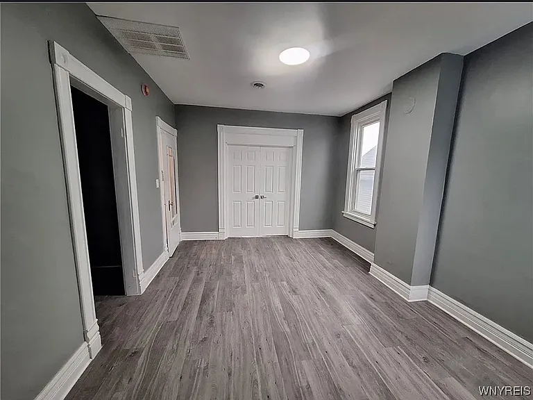 200 W Tupper St #1 — Photo 23