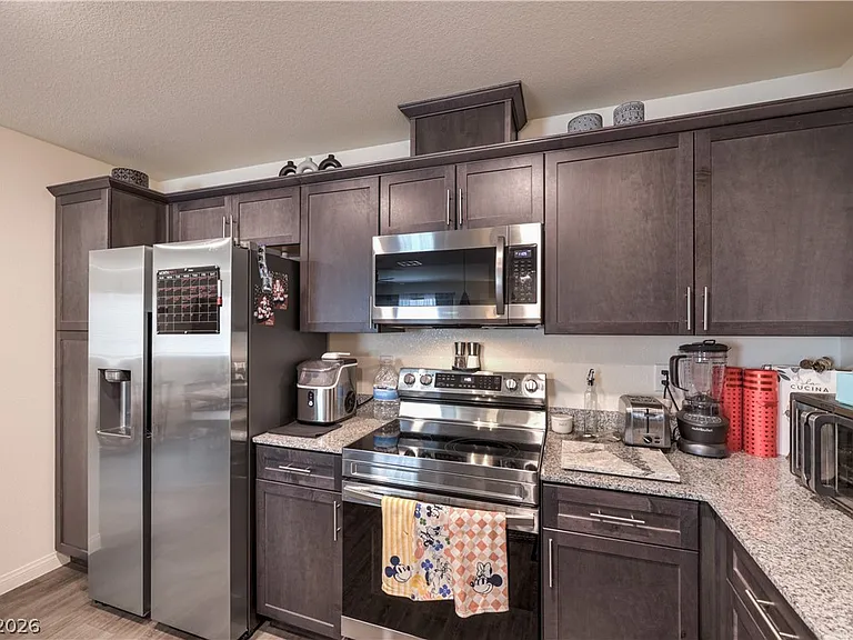 6816 Citron Mist Ct — Photo 14
