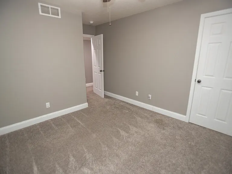 125 Hayes Rd #B — Photo 15