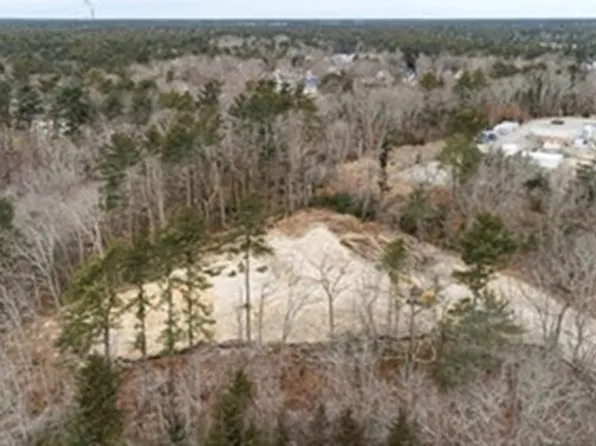 17 Station Rd, Wareham, MA 02571