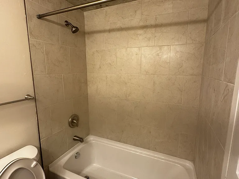 300 Riverfront Dr #11G — Photo 10