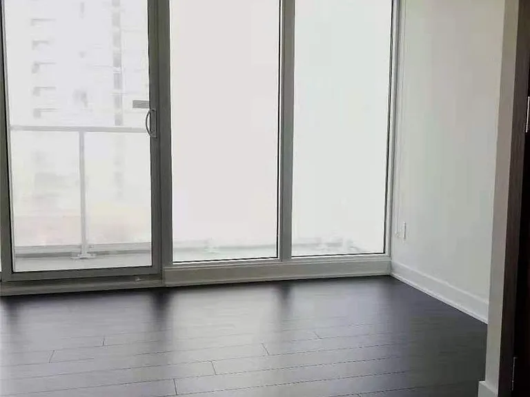 19 Bathurst St #905 — Photo 5