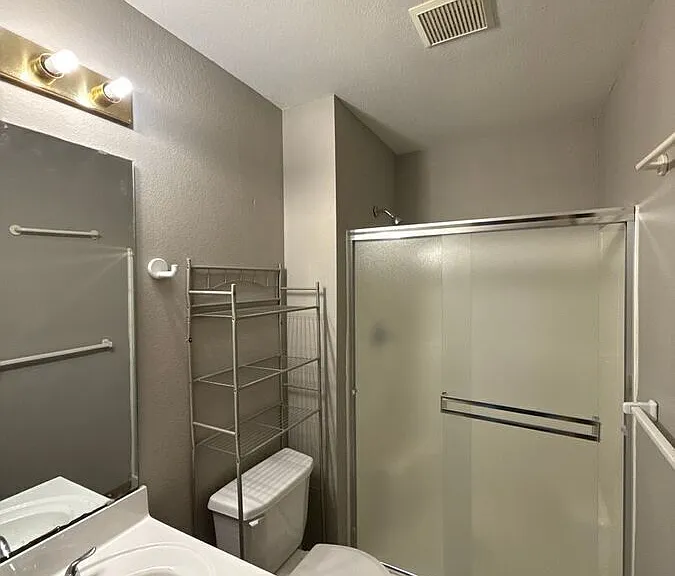 10717 N Kenwood Ave — Photo 13