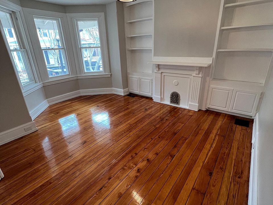 1st image of 1013 Trenton Pl