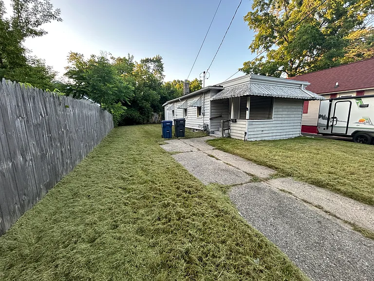2121 Delaware Ave — Photo 5