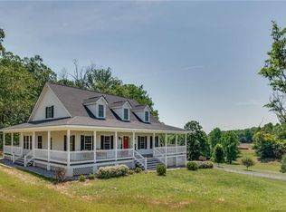 93 Oakgrove Rd, Tryon, NC 28782