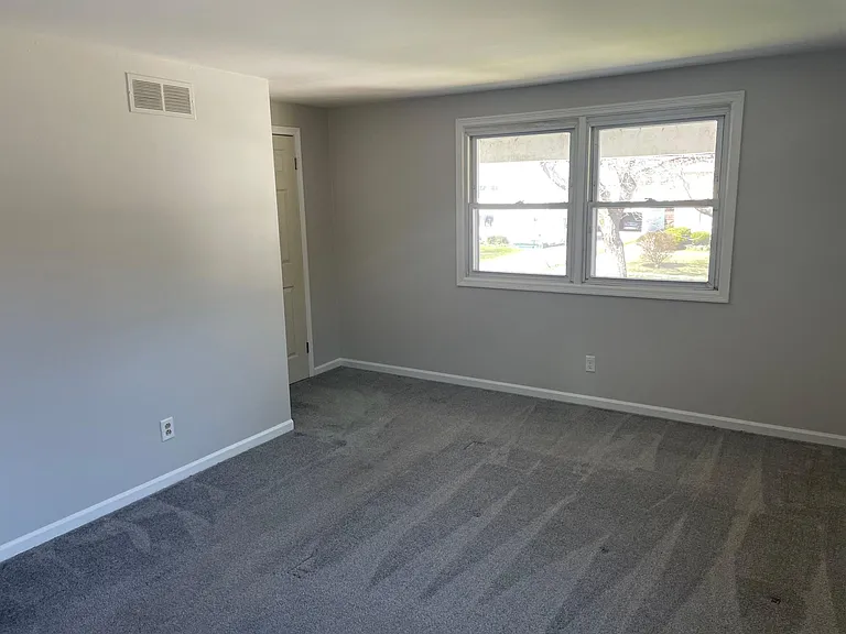 73 Marine Dr — Photo 6