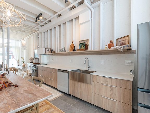 3rd image of 2028 Dorrance St