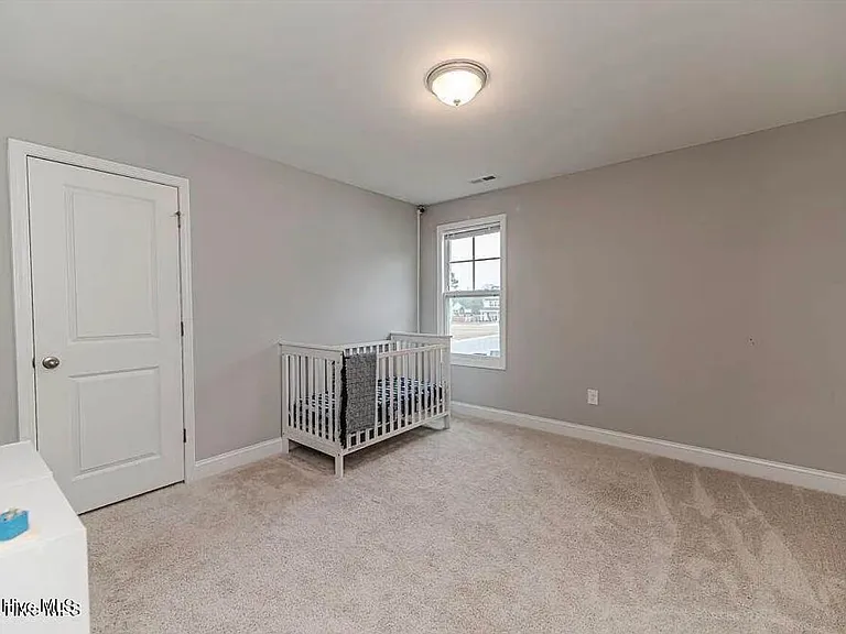 223 Burnside Dr — Photo 27