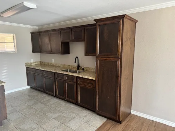 Twelve Canfield Place, 3800 Canfield St #3cbabdd3b, Houston, TX 77004