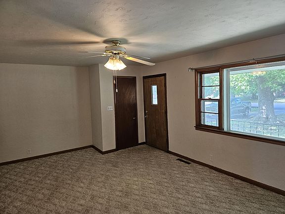 4th image of 1115 S Carnation Drive