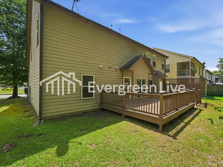 3517 Stoneleigh Walk — Photo 3
