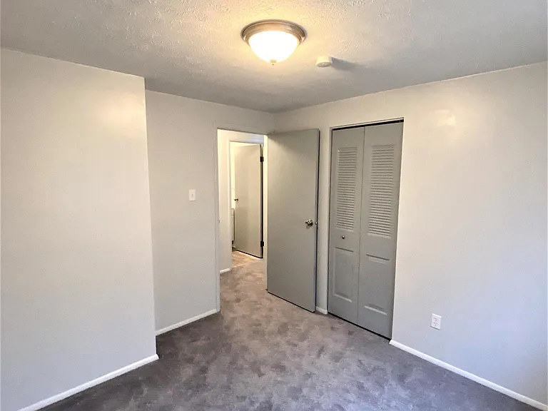 611 Brown Ave #208 — Photo 16